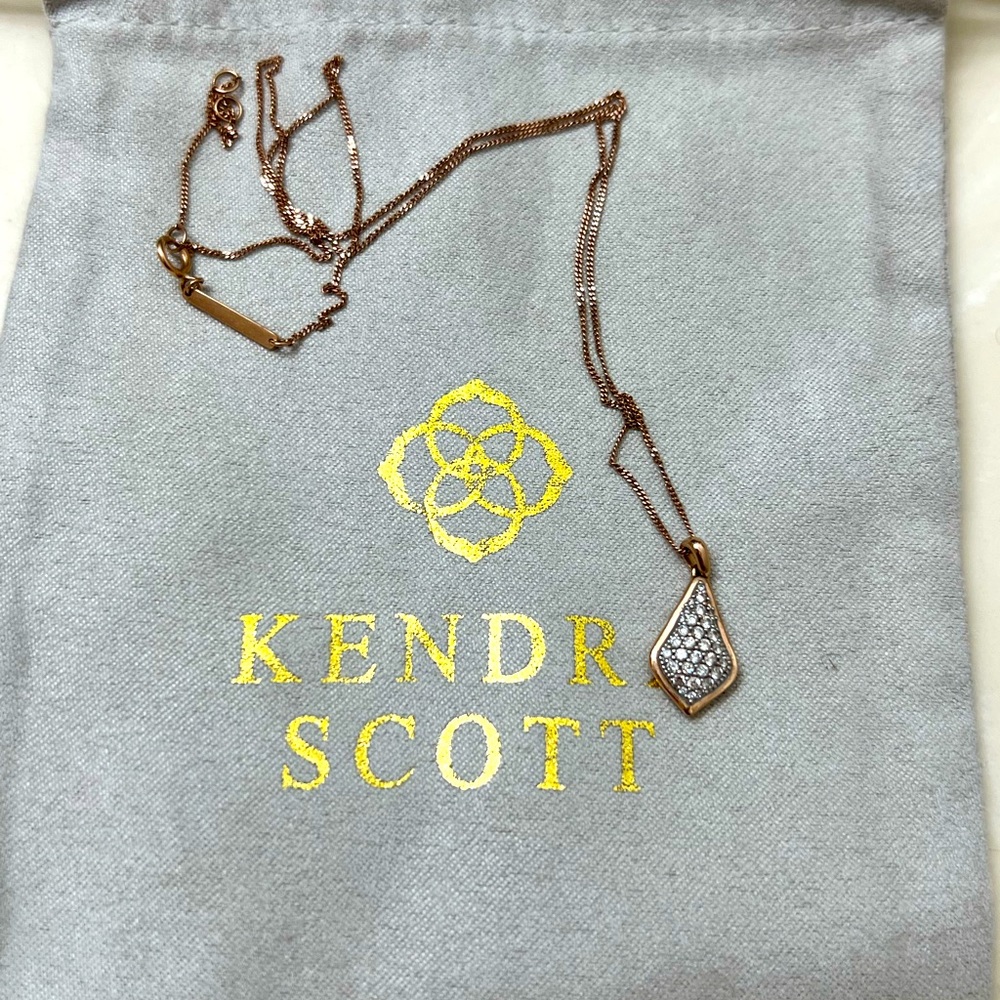 Kendra Scott Lela Necklace